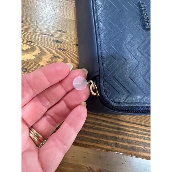 Delta One x Missoni Amenity Kit - Picture 2 of 4